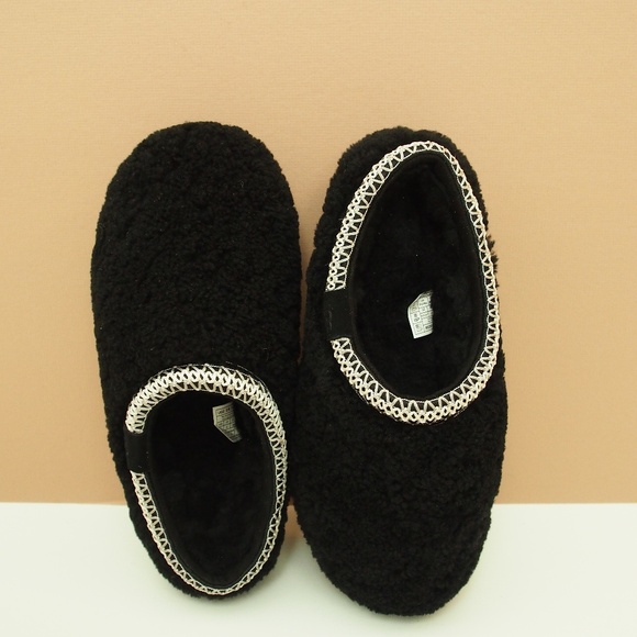 UGG Women Tasman Maxi Curly Slipper Size 7 & 8 Black - Picture 3 of 8